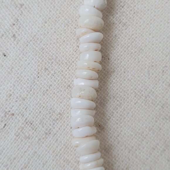 Vintage Puka Shell Necklace 18" - Picture 3 of 5
